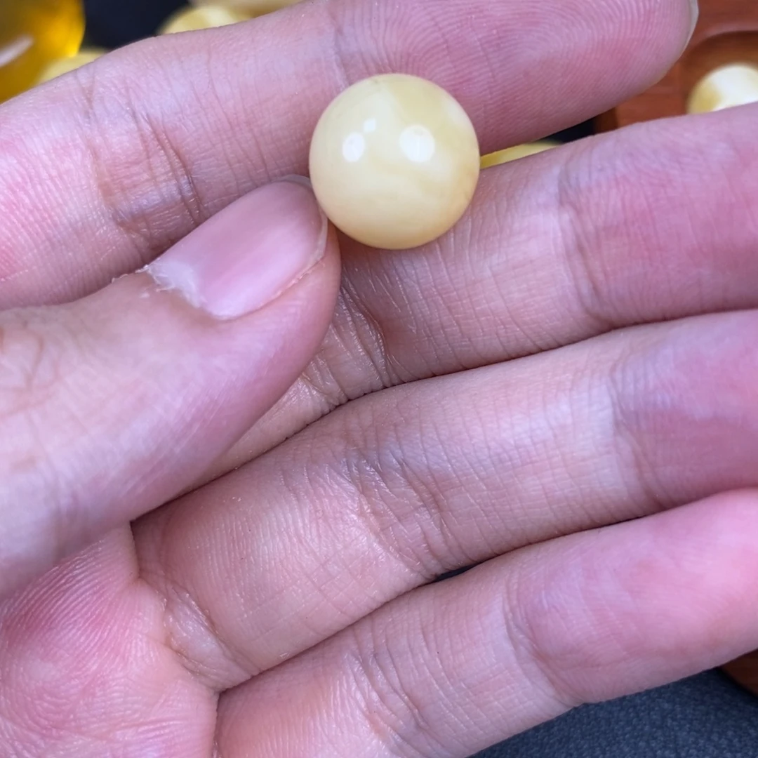 裸石琥珀未镶嵌70