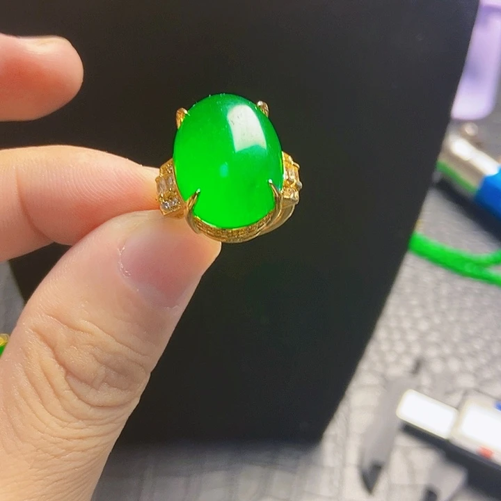 翡翠14K金镶嵌颈饰