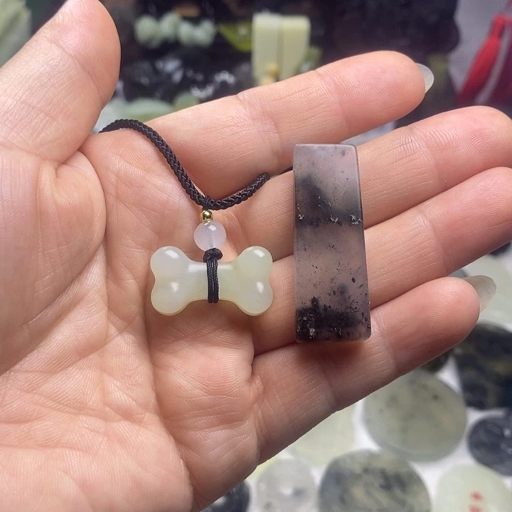 蛇纹石玉合金颈饰