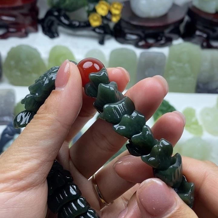 和田玉（糖玉）未镶嵌颈饰74