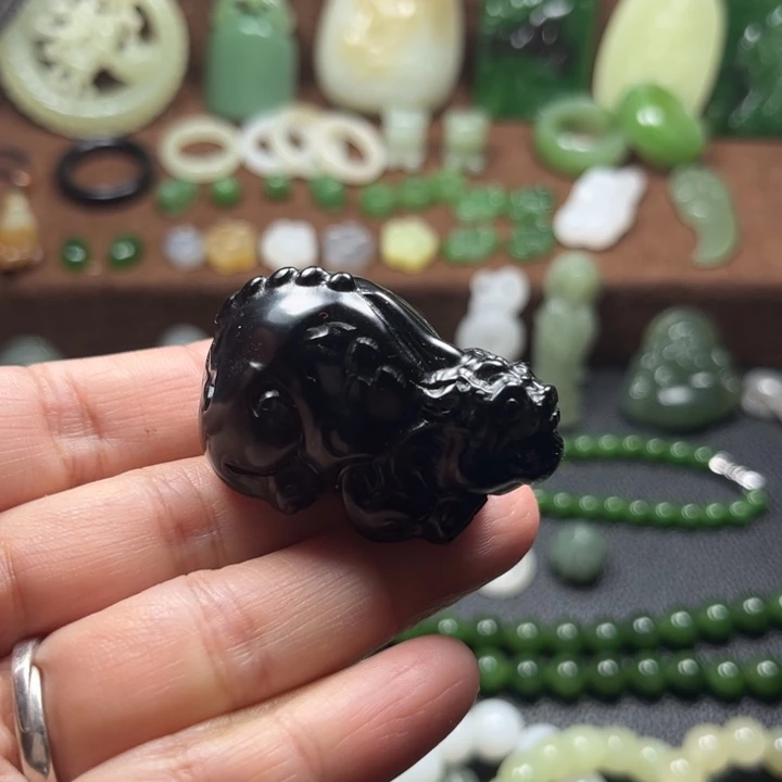 颈饰未镶嵌和田玉（白玉）