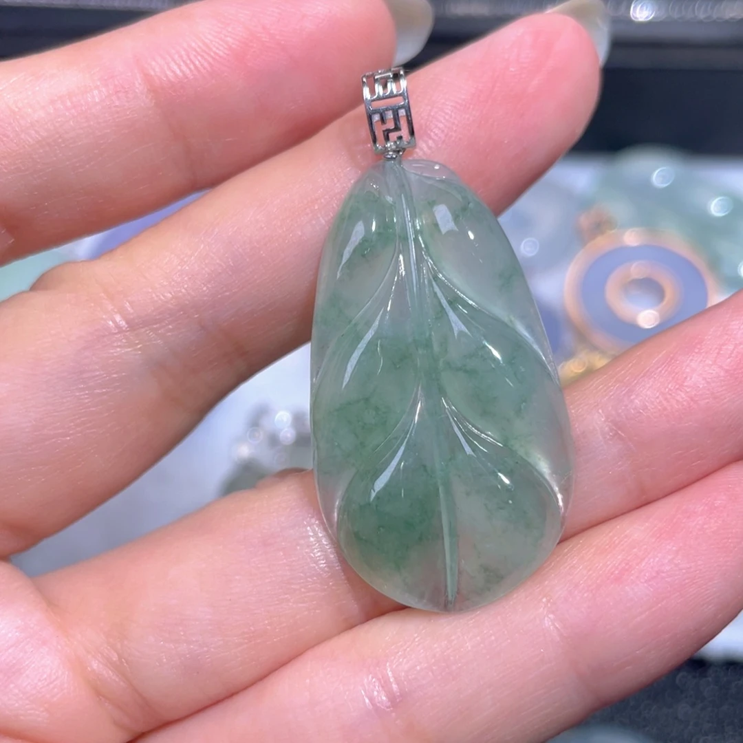 颈饰18K金镶嵌翡翠翡翠