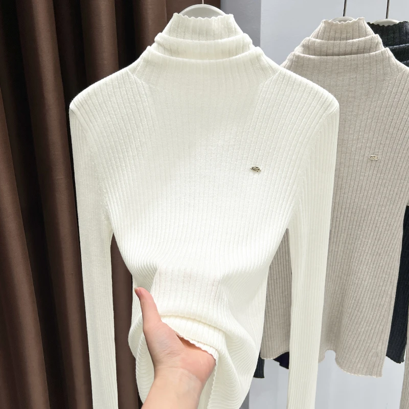 休闲风白色堆堆领洋气针织打底衫女秋冬新款软糯长袖坑条套头上衣
