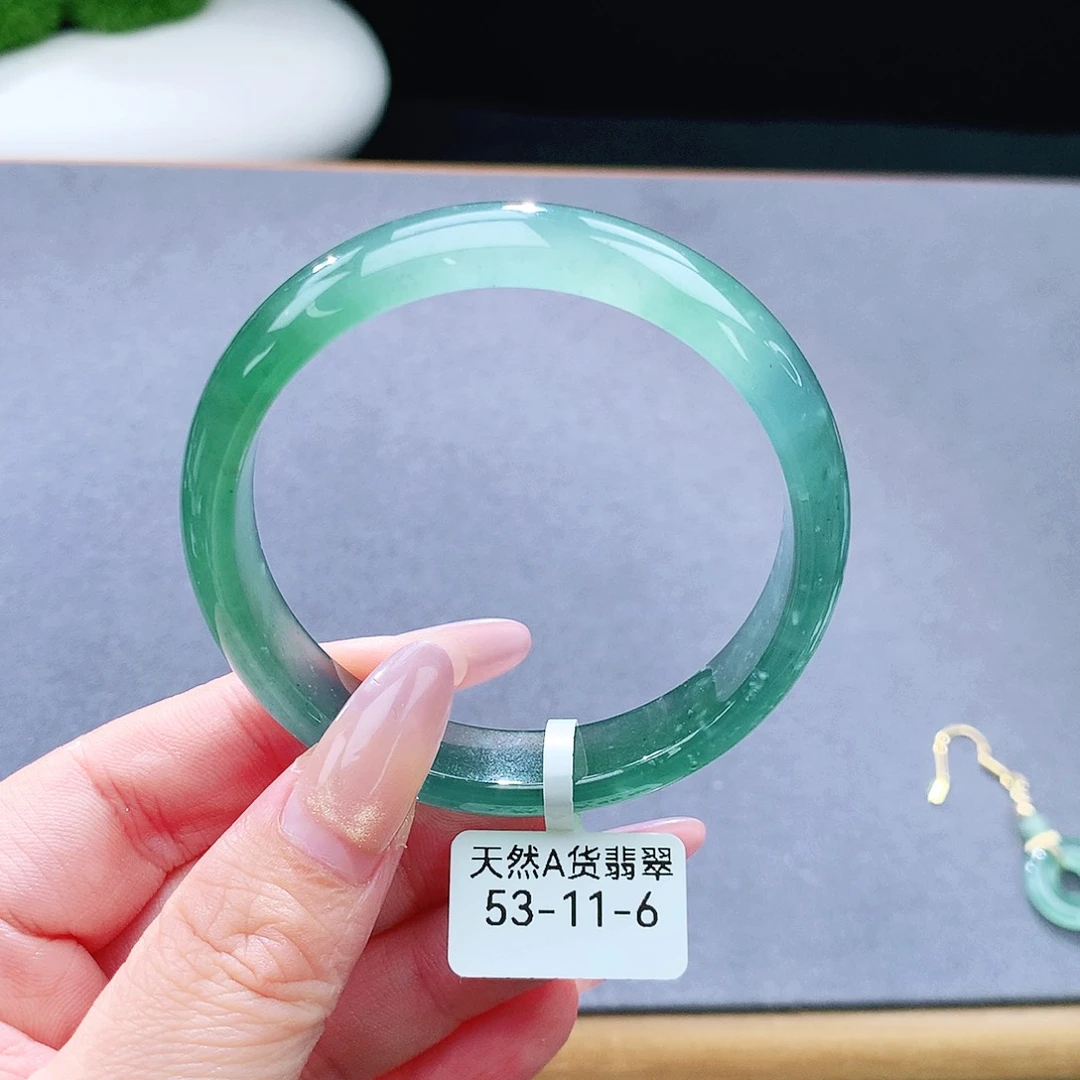 未镶嵌手镯（圆镯）翡翠