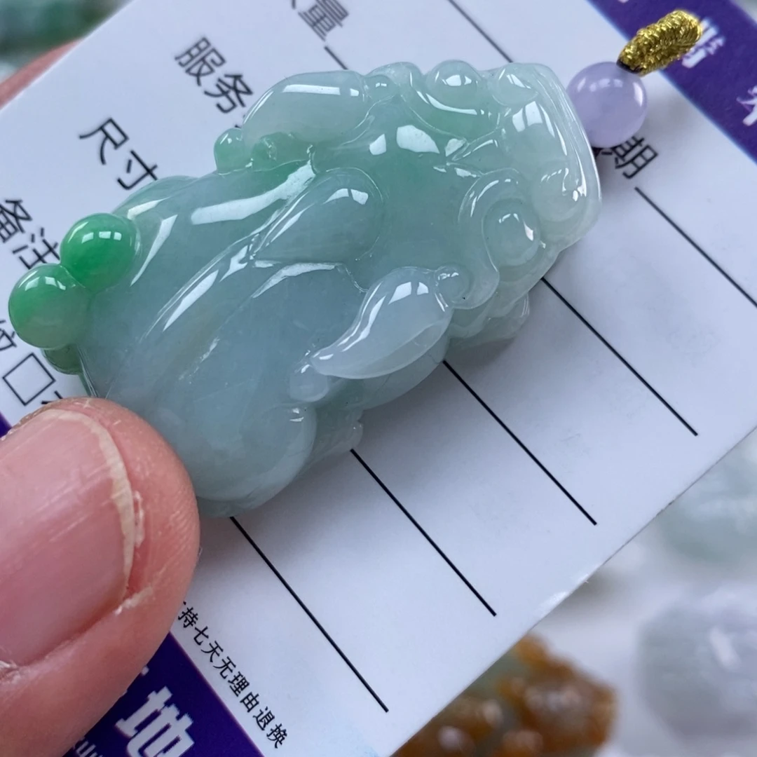 翡翠未镶嵌颈饰多人如意貔貅吊坠
