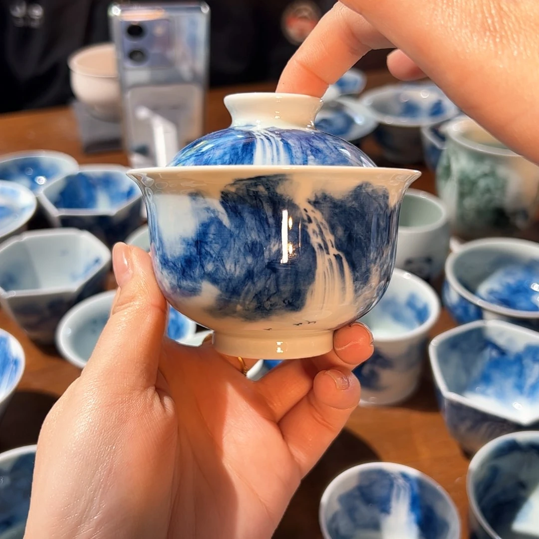 杯莫****手青花手绘山水盖碗