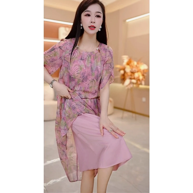 高端气质碎花中袖连衣裙女2025夏季新款大码妈妈流行假两件裙子
