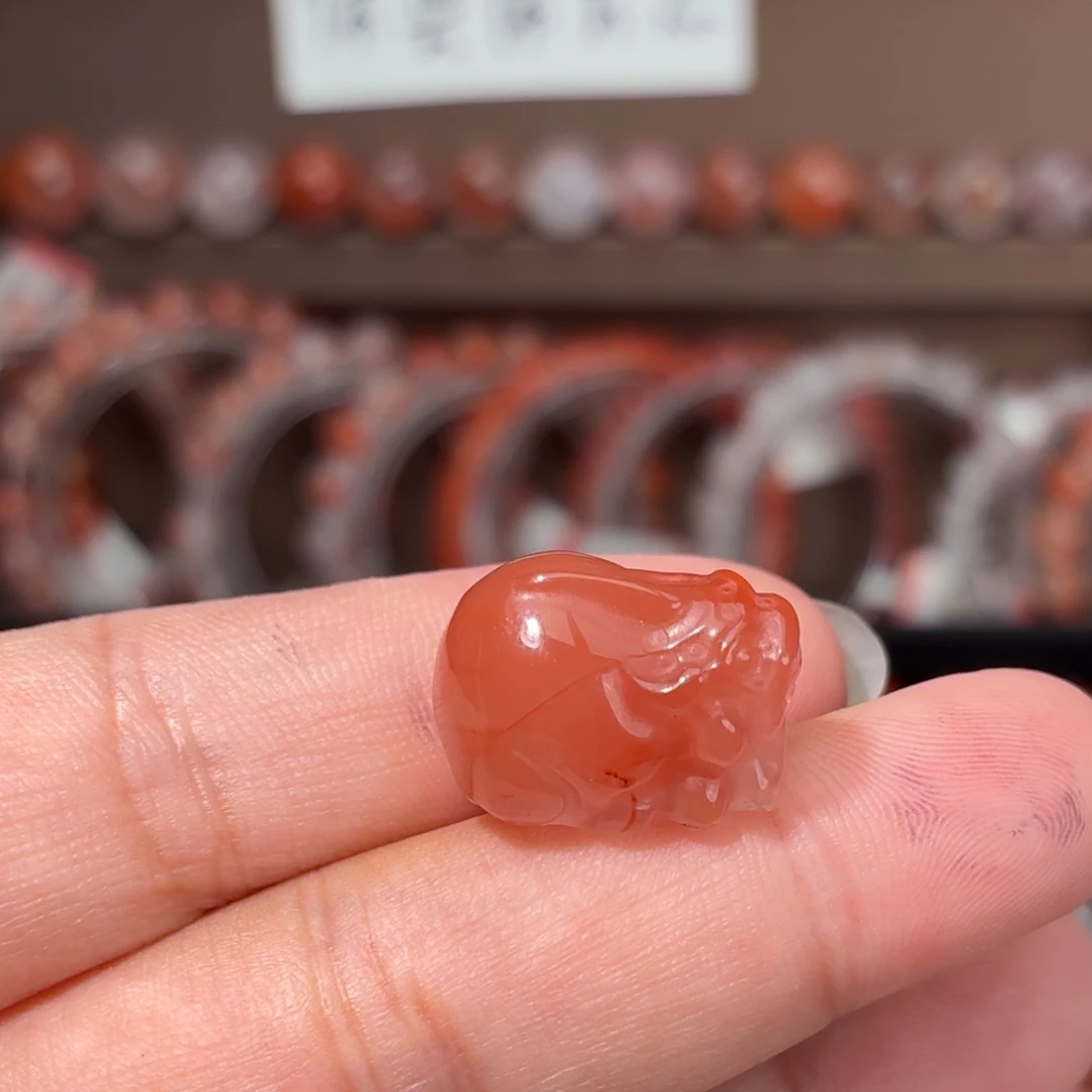 南红玛瑙未镶嵌川料貔貅