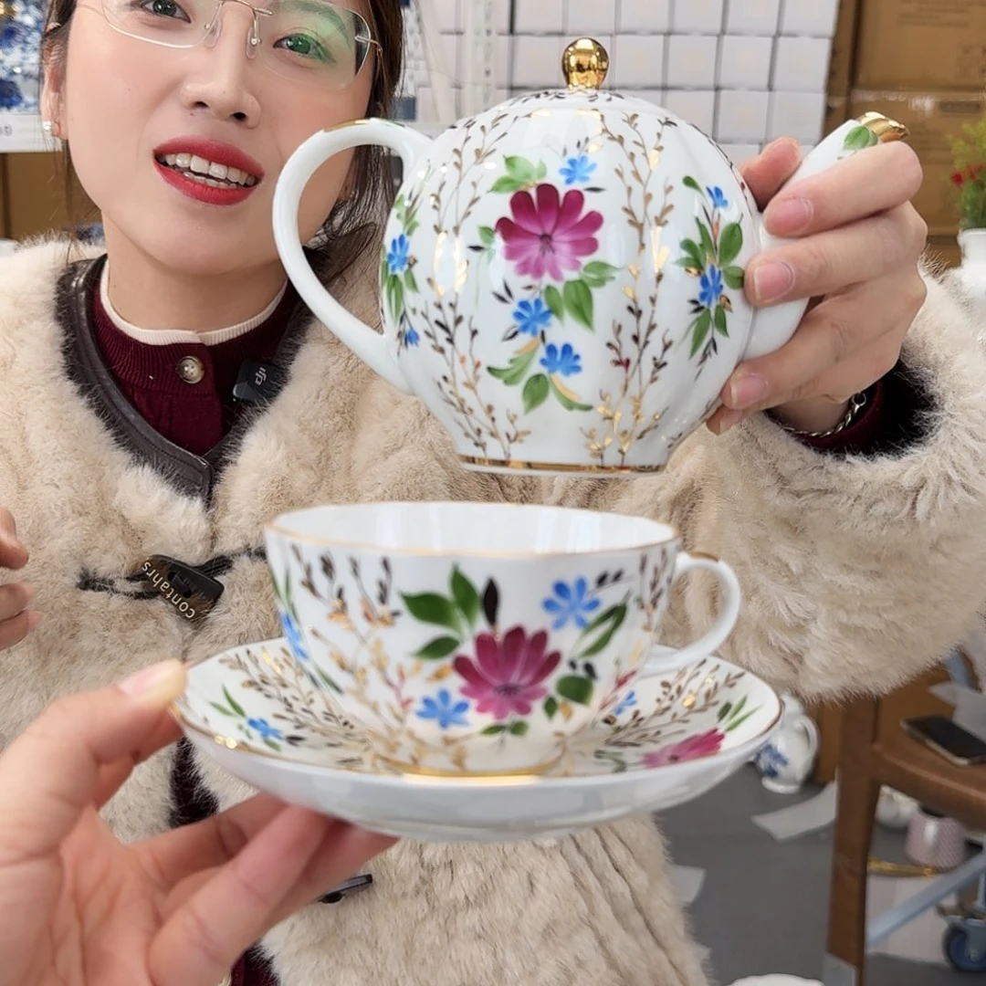 骨瓷一壶➕2杯碟顺丰