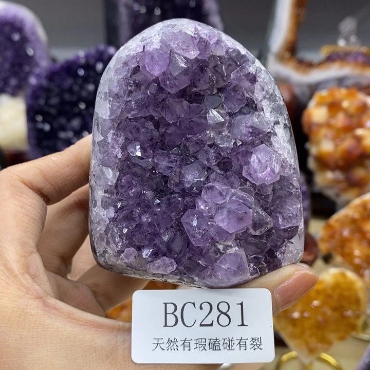 紫晶未镶嵌大型摆件（非配饰）