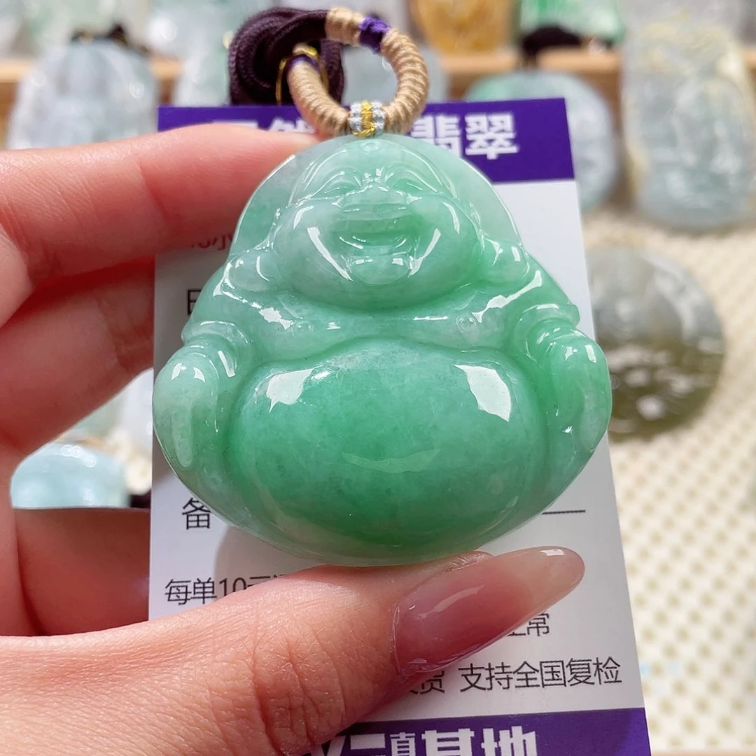 翡翠未镶嵌颈饰佛