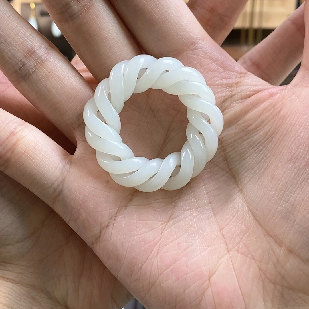 爱***猫和田玉未镶嵌吊坠(不含链)