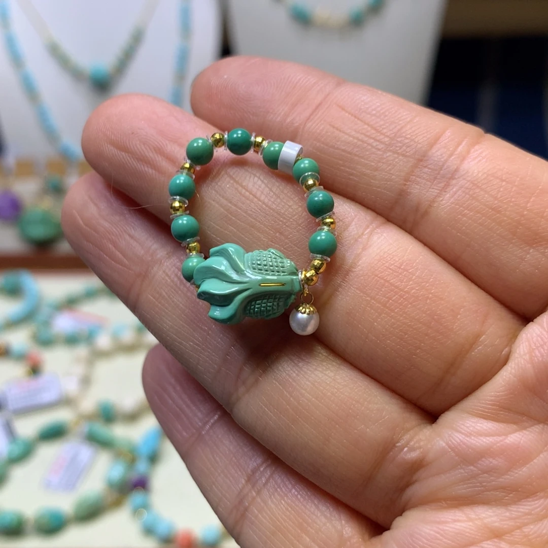 绿松石18K金镶嵌戒指