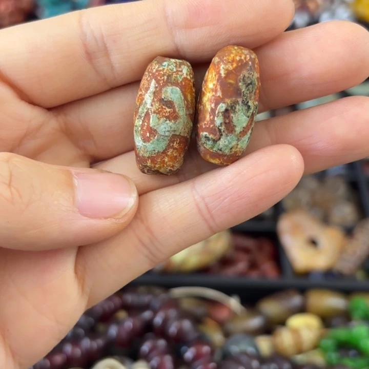 叫***姐玛瑙/玉髓未镶嵌颈饰