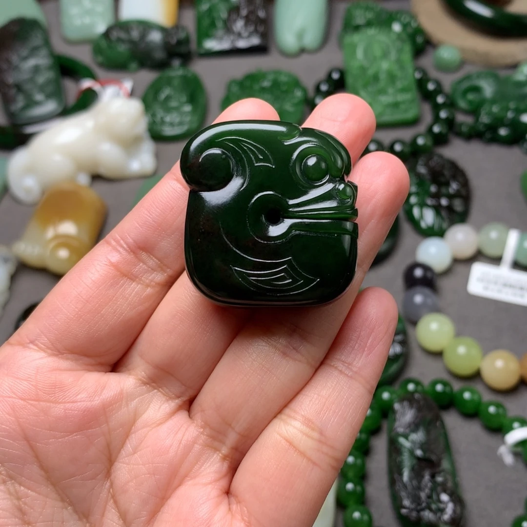 和田玉未镶嵌颈饰