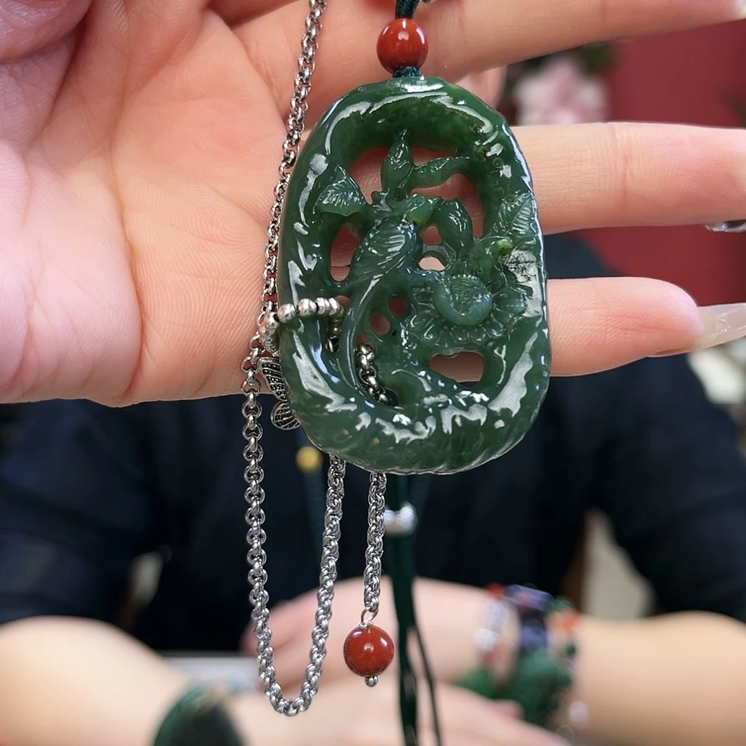 和田玉（碧玉）颈饰未镶嵌喜鹊