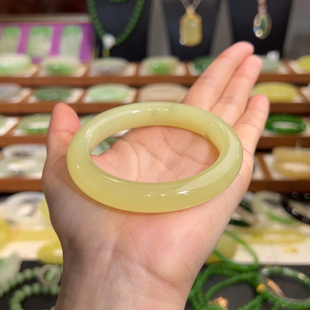 和田玉手镯未镶嵌半山半水56