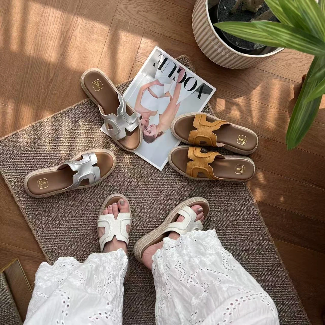 TS凉鞋2025夏季新款时尚百搭外穿休闲露趾小香风女士拖鞋