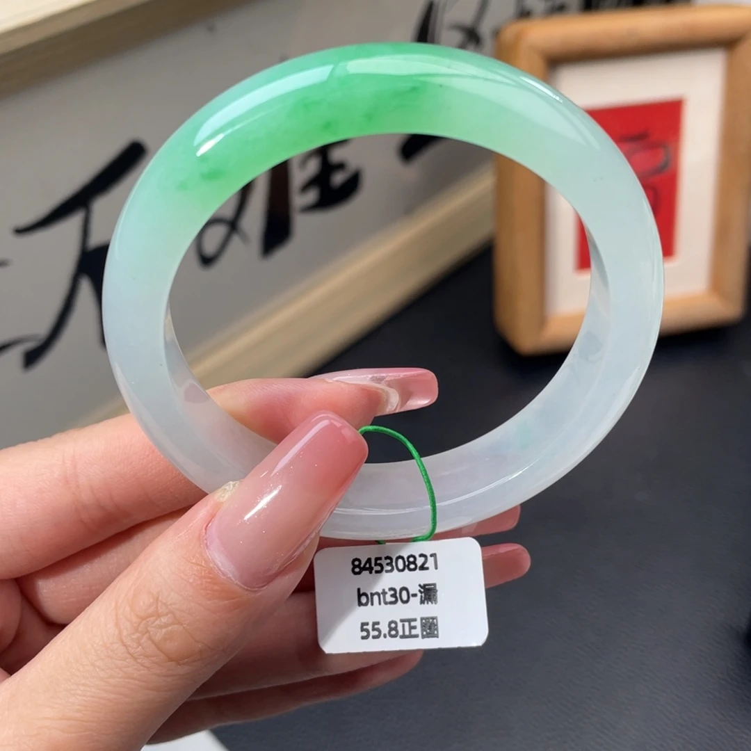 翡翠未镶嵌手镯正圈55.8冰胶甜绿