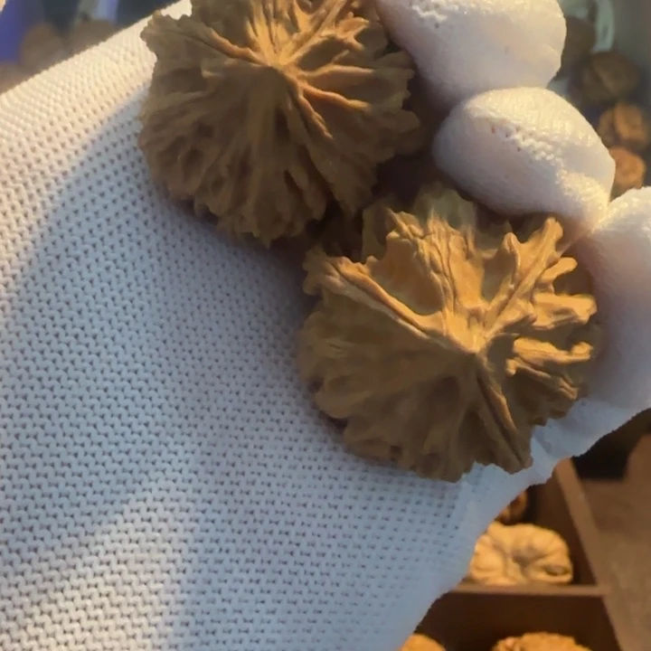 把件文玩核桃三棱