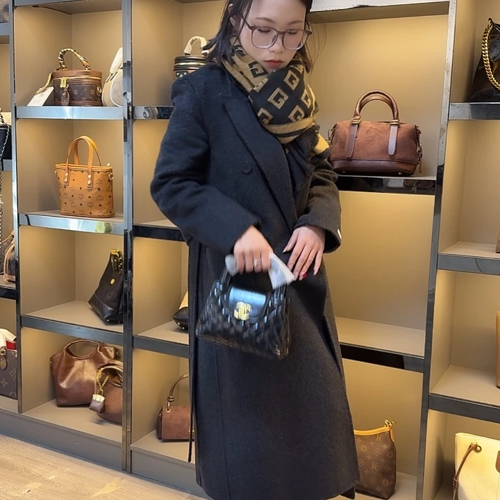 塑料女士手提包孤品直播间展示