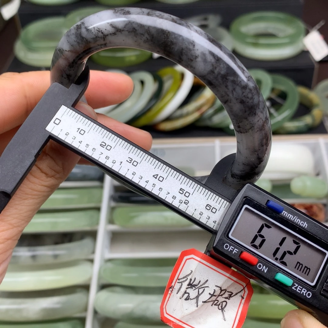 蛇纹石玉未镶嵌手镯697