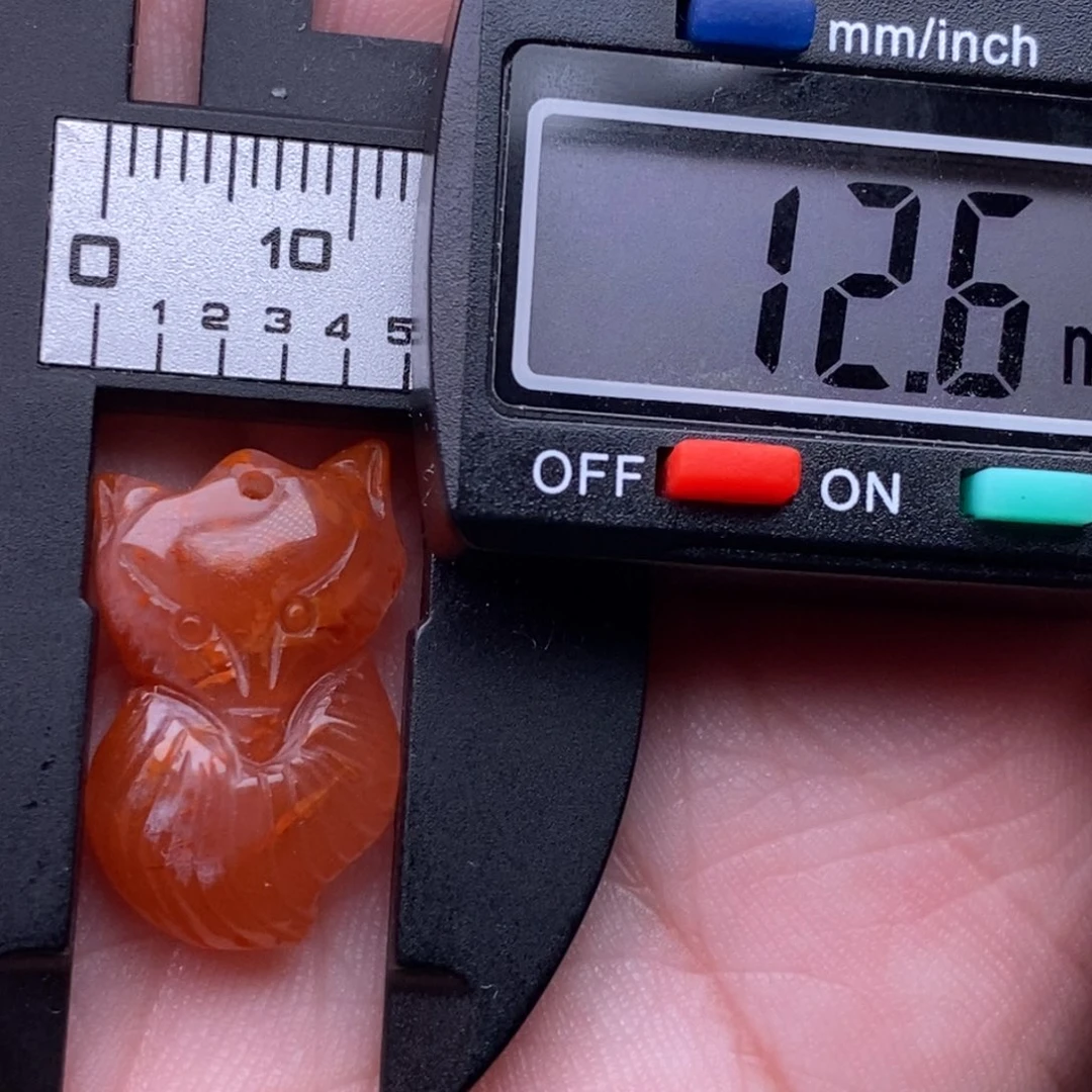 未镶嵌配饰南红玛瑙有瑕疵