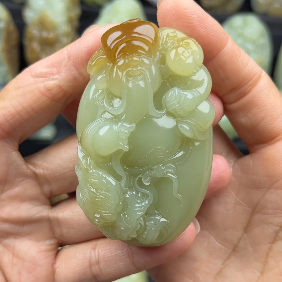 古***月和田玉未镶嵌把件