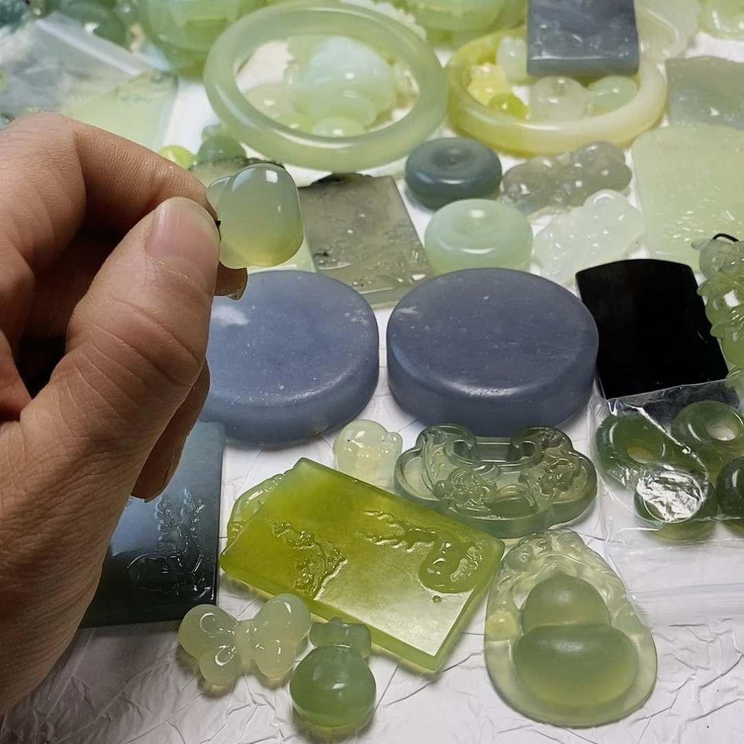 岫玉未镶嵌吊坠(不含链)