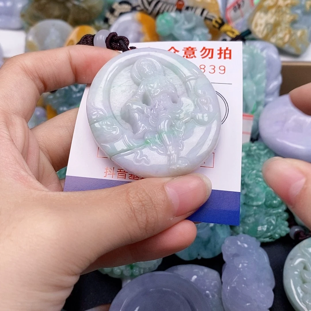 吊坠(不含链)未镶嵌翡翠