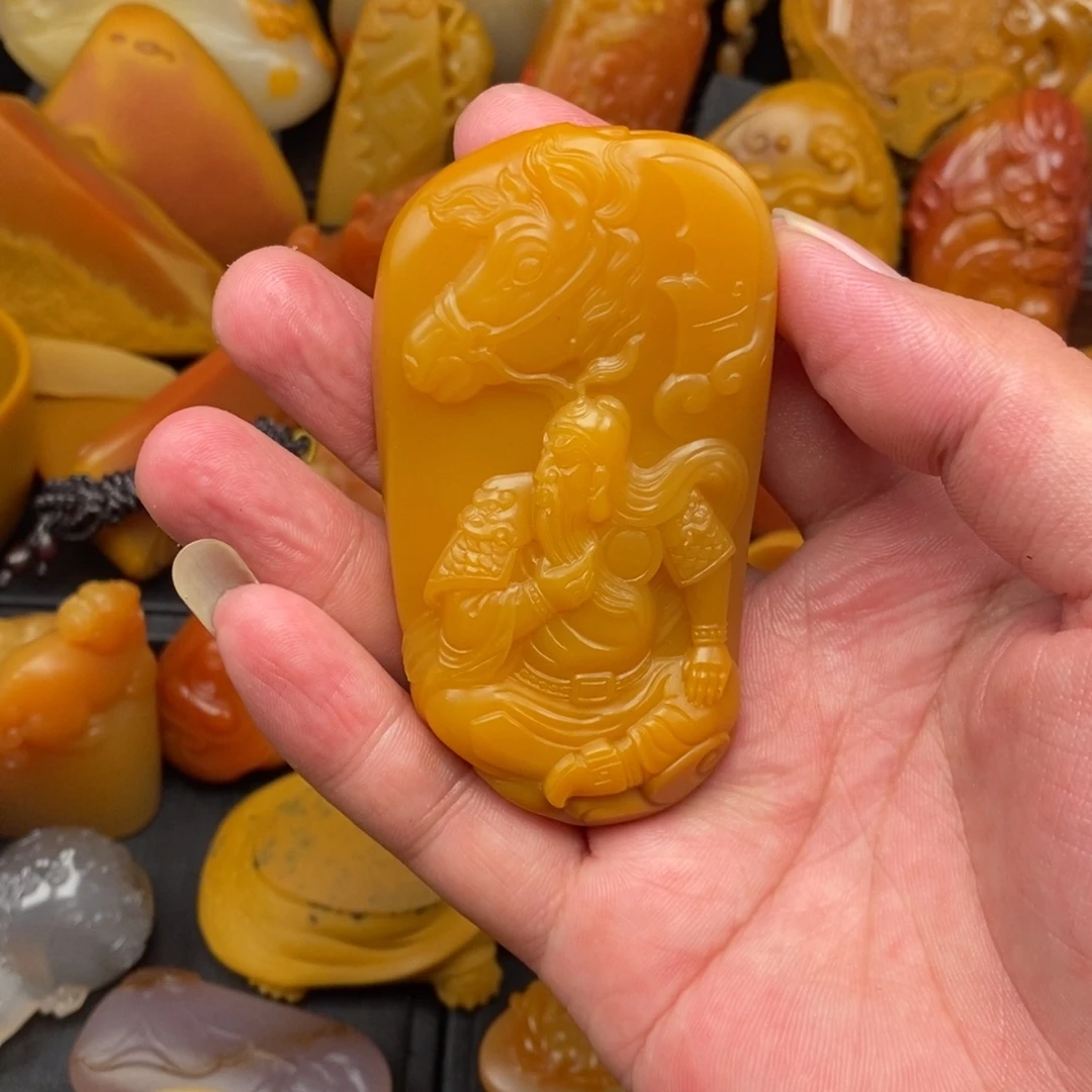 石英质玉未镶嵌颈饰