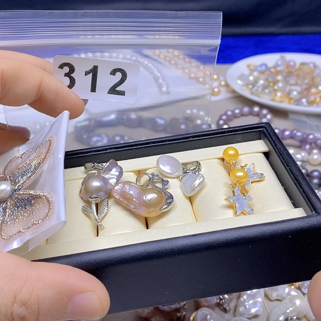 颈饰未镶嵌淡水珍珠