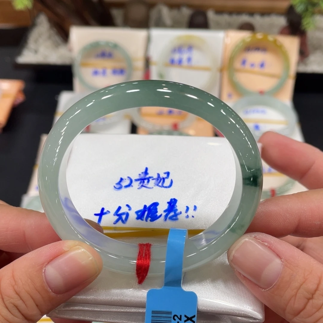 翡翠手镯未镶嵌缅甸翡翠天然翡翠