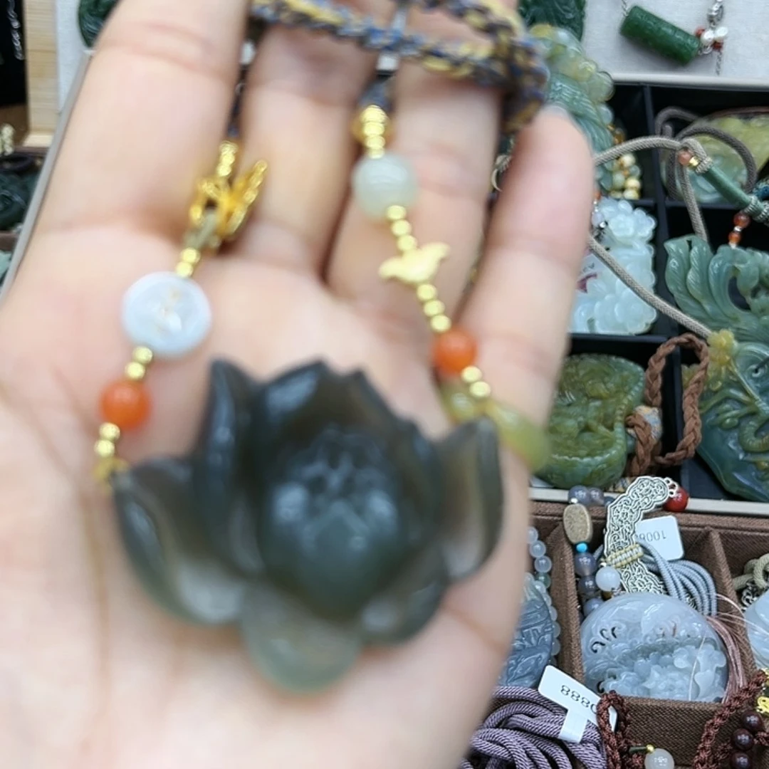 【闪购商品】蛇纹石玉未镶嵌颈饰