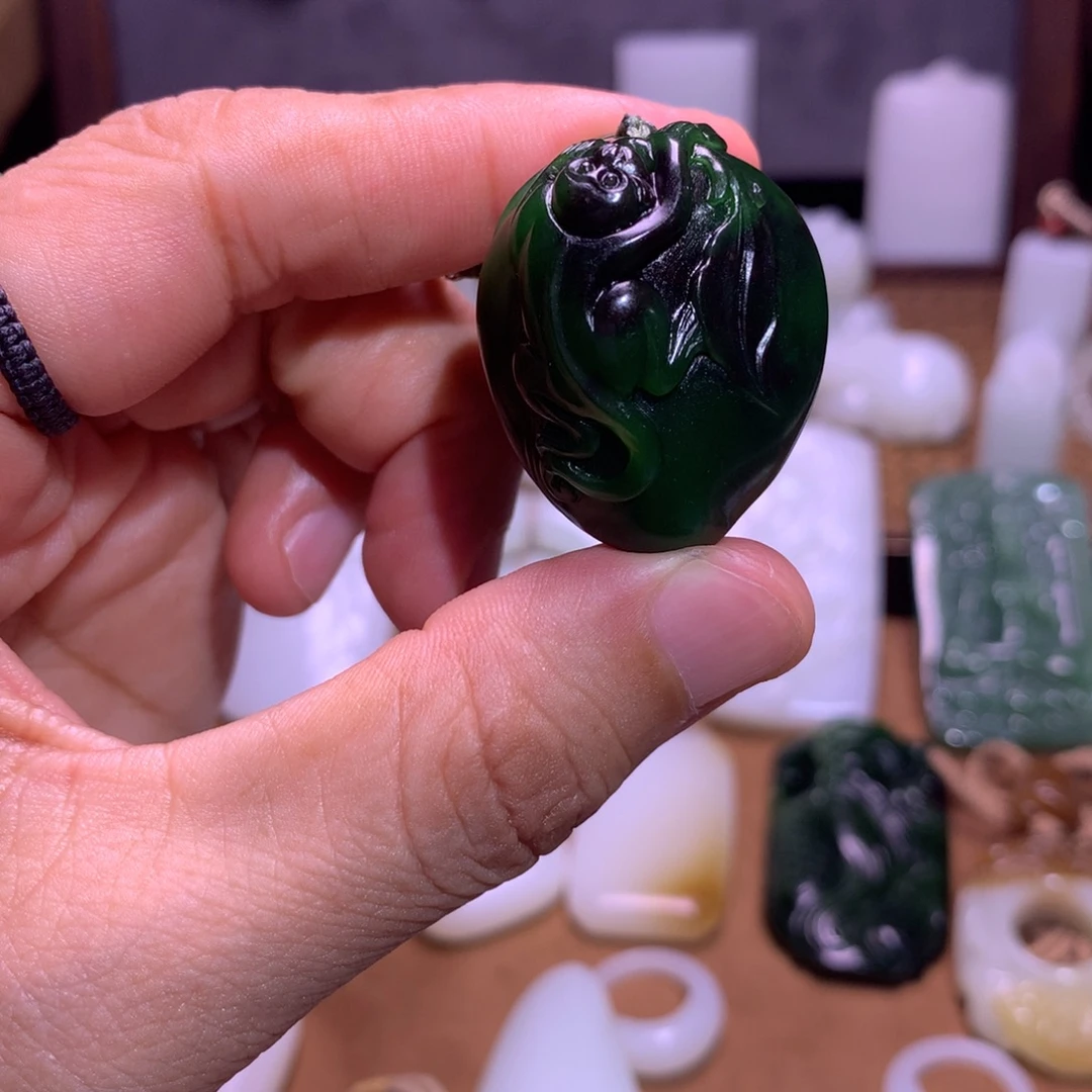 和田玉未镶嵌颈饰