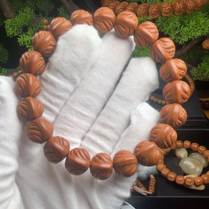 黑***马桃核吊坠一代玉龙脊