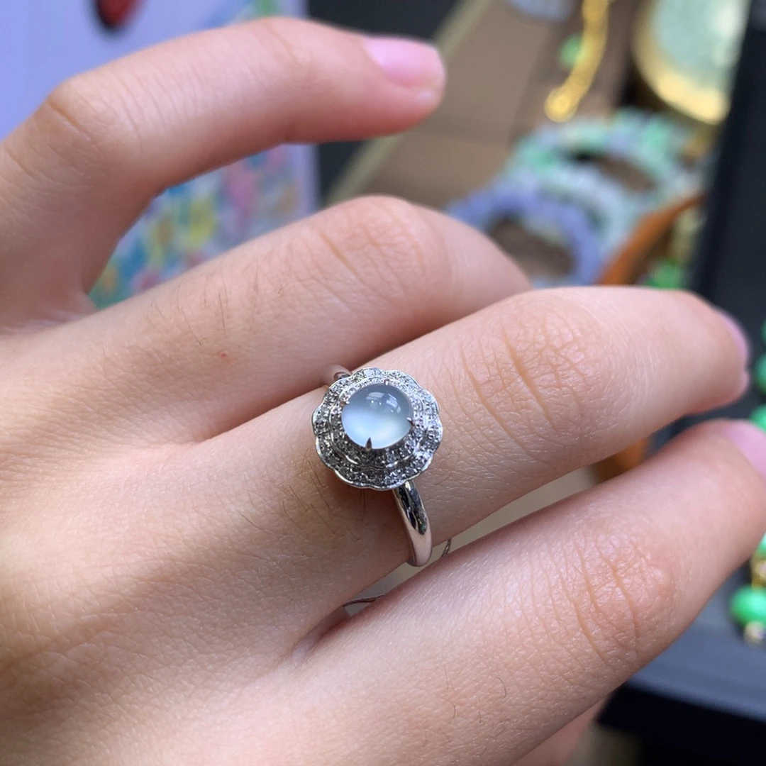 翡翠18K金镶嵌颈饰翡翠