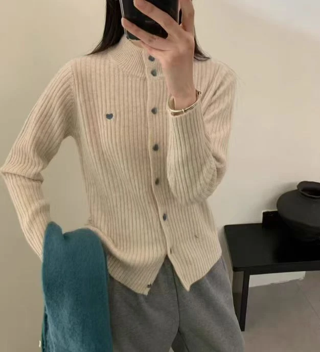 加厚竖条纹韩系立领爱心刺绣百搭气质一排扣针织开衫女