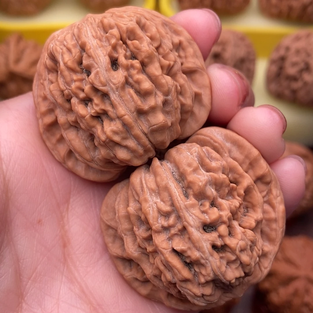 文玩核桃把件精品老树红皮四座楼41