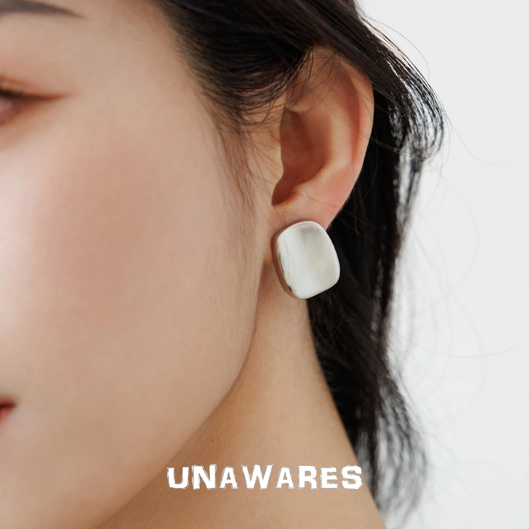 合金无非金属耳饰 UNAWARES冷淡风长方形金属拉丝磨砂耳环钉