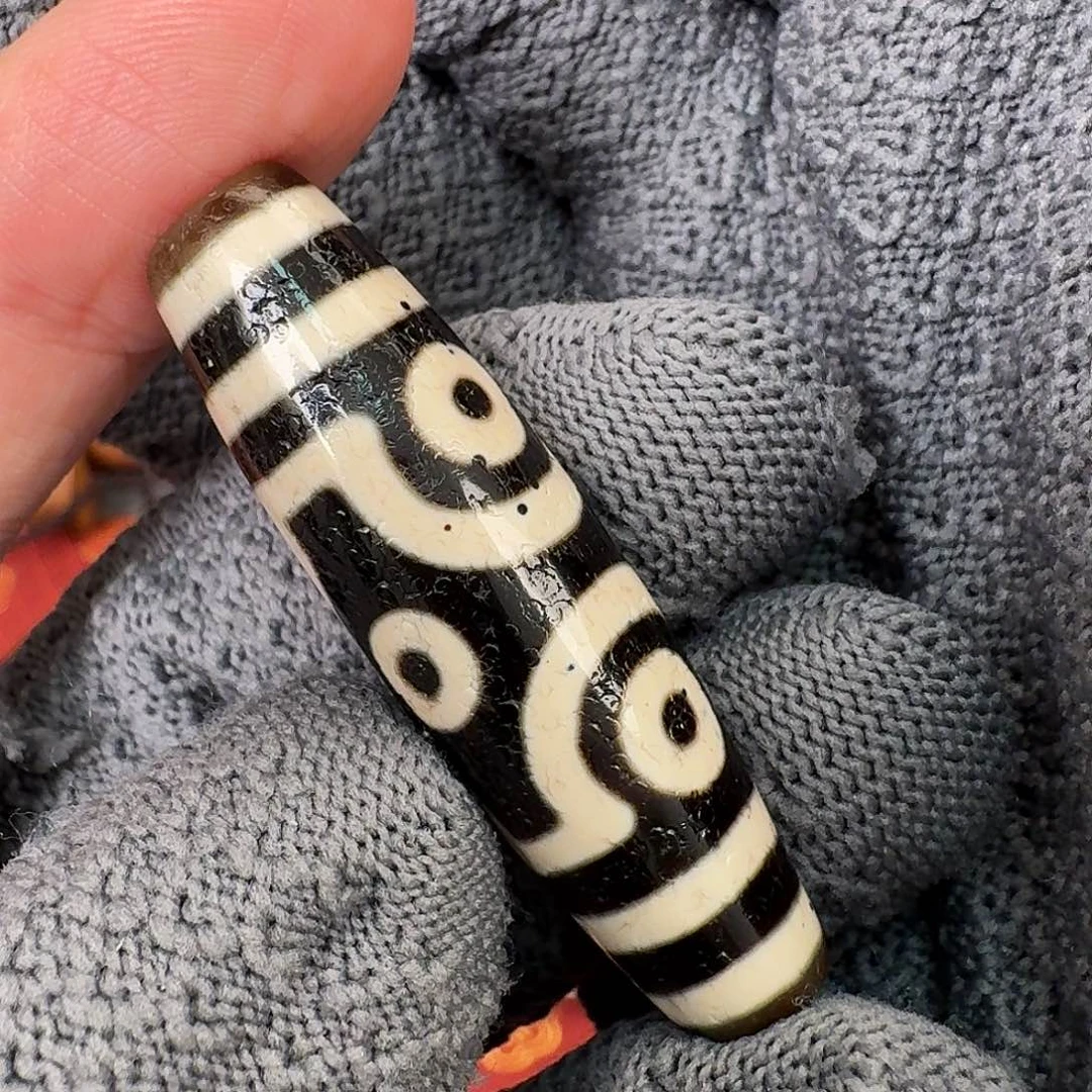 玛瑙/玉髓颈饰未镶嵌苗*俊玛瑙工艺品