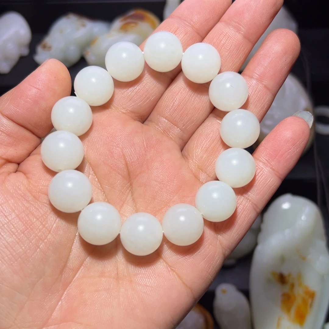 青***忆和田玉未镶嵌挂件