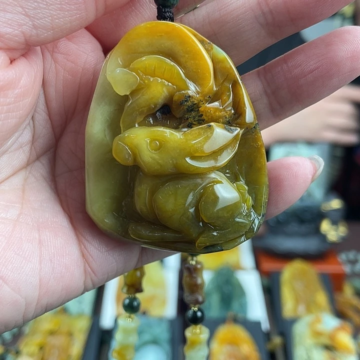 未镶嵌蛇纹石玉颈饰