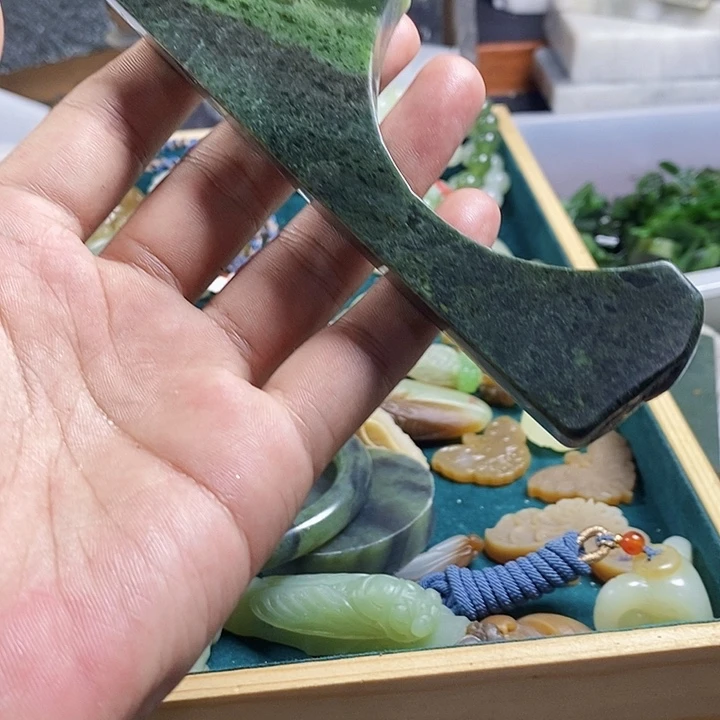 霞***姐和田玉（糖玉）未镶嵌珠宝半成品