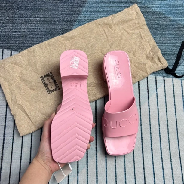 未使用 GUCCI/古驰 粉色字母logo高跟厚底拖鞋三七码