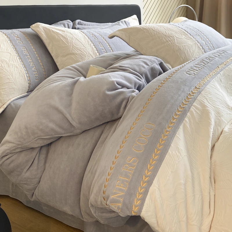 轻奢高级感加厚冬季牛奶绒四件套2025新款珊瑚毛绒被套法兰绒床单