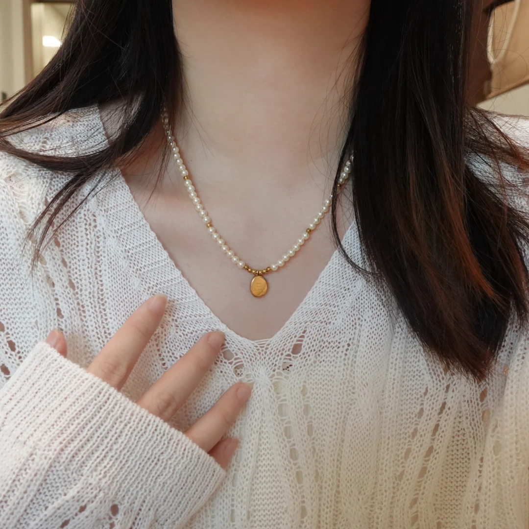 钛钢仿珍珠吊坠 法式优雅气质奶油米黄色珍珠钛钢吊坠百搭项链A28