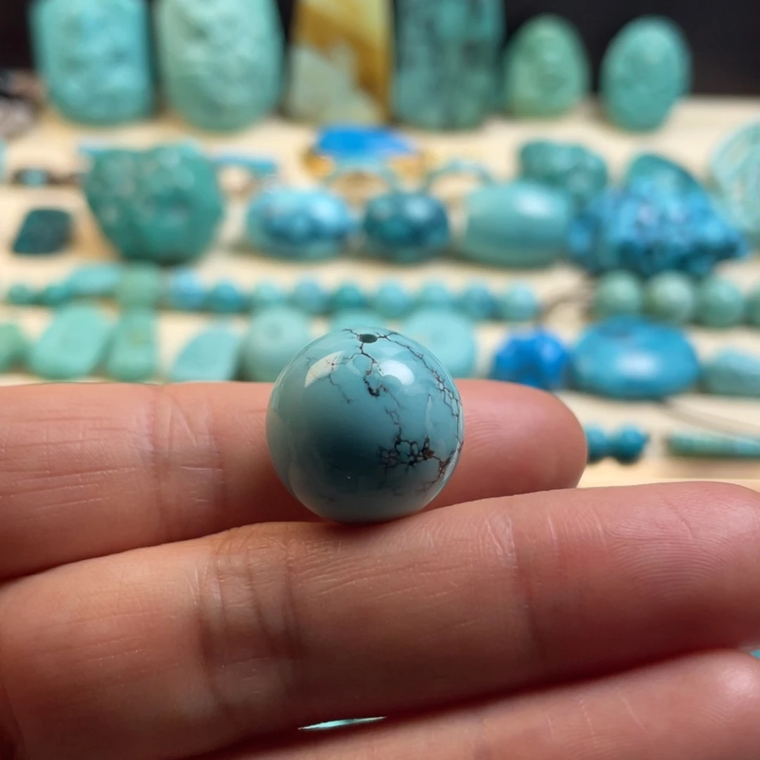 绿松石未镶嵌颈饰