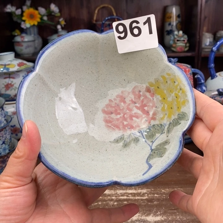 摆件vgggggggghyyyu