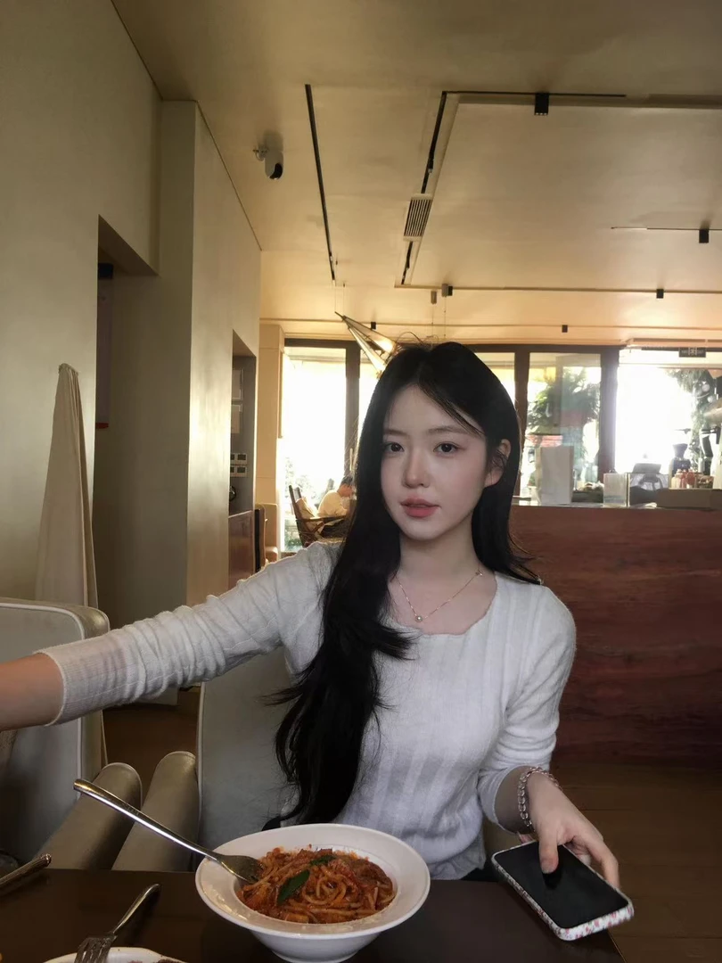 秋冬新款时尚洋气百搭女装韩版休闲百搭长袖t恤气质温柔风打底衫